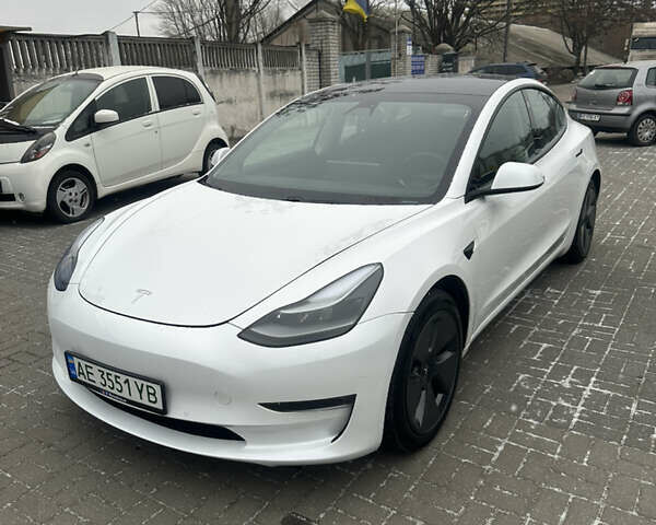 Белый Тесла Модель 3, объемом двигателя 0 л и пробегом 42 тыс. км за 22200 $, фото 1 на Automoto.ua