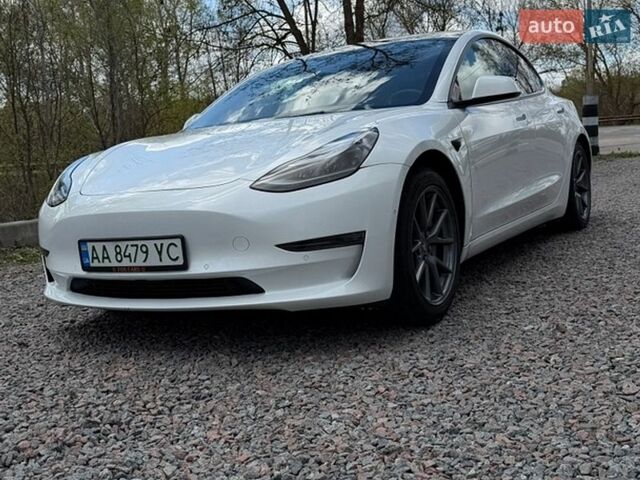Белый Тесла Модель 3, объемом двигателя 0 л и пробегом 104 тыс. км за 21000 $, фото 1 на Automoto.ua