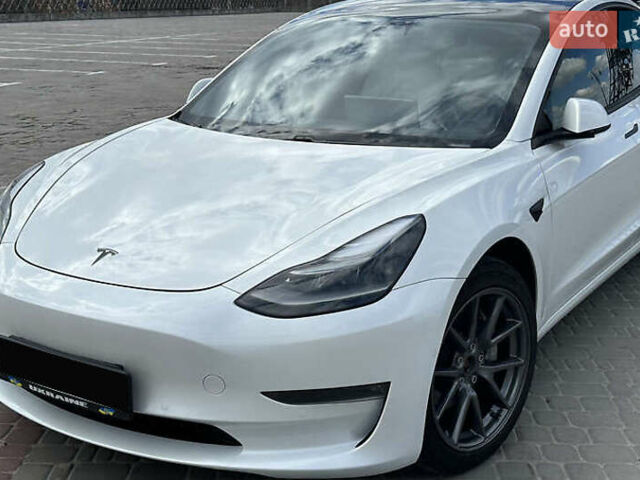 Белый Тесла Модель 3, объемом двигателя 0 л и пробегом 60 тыс. км за 19300 $, фото 1 на Automoto.ua