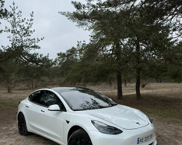 Білий Тесла Модель 3, об'ємом двигуна 0 л та пробігом 75 тис. км за 16300 $, фото 1 на Automoto.ua