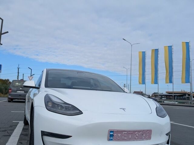 Тесла Модель 3 2021 в Луцке на Automoto.ua Белый Тесла Модель 3, объемом двигателя 0 л и пробегом 170 тыс. км за 17000 $, фото 1 на Automoto.ua