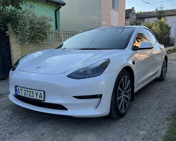 Білий Тесла Модель 3, об'ємом двигуна 0 л та пробігом 49 тис. км за 23000 $, фото 1 на Automoto.ua