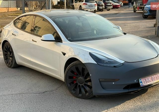 Білий Тесла Модель 3, об'ємом двигуна 0 л та пробігом 130 тис. км за 16000 $, фото 1 на Automoto.ua