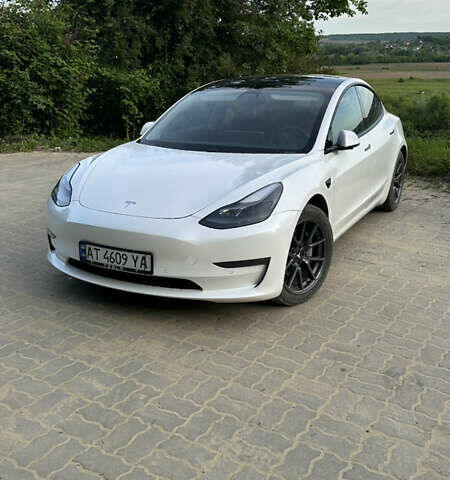 Білий Тесла Модель 3, об'ємом двигуна 0 л та пробігом 125 тис. км за 16000 $, фото 1 на Automoto.ua