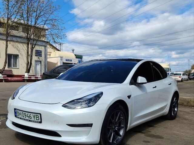 Білий Тесла Модель 3, об'ємом двигуна 0 л та пробігом 95 тис. км за 16500 $, фото 1 на Automoto.ua