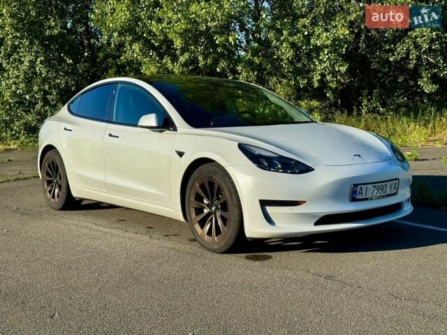 Белый Тесла Модель 3, объемом двигателя 0 л и пробегом 111 тыс. км за 18999 $, фото 1 на Automoto.ua