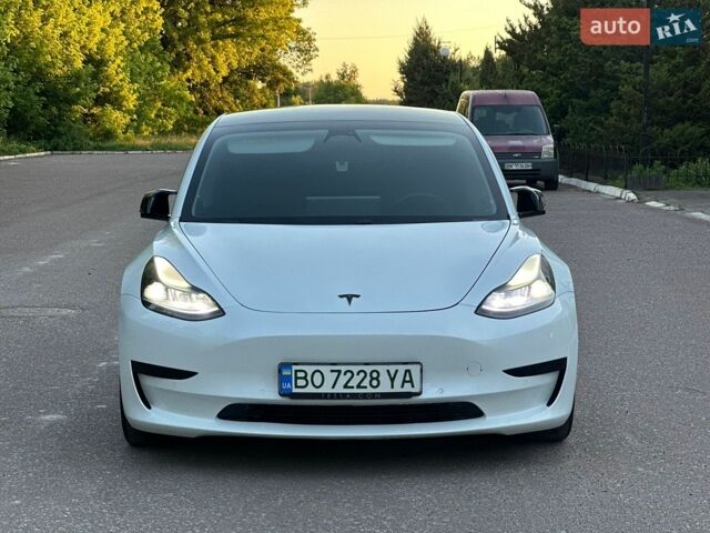 Білий Тесла Модель 3, об'ємом двигуна 0 л та пробігом 182 тис. км за 17800 $, фото 1 на Automoto.ua