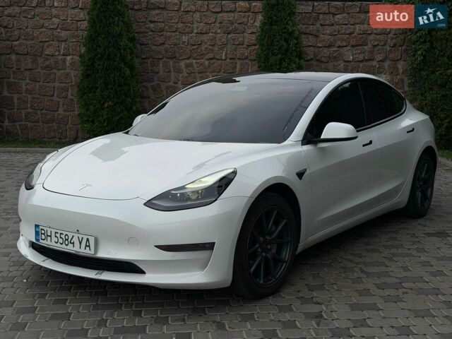 Білий Тесла Модель 3, об'ємом двигуна 0 л та пробігом 104 тис. км за 16500 $, фото 1 на Automoto.ua