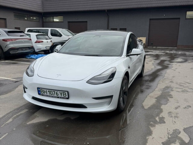 Белый Тесла Модель 3, объемом двигателя 0 л и пробегом 146 тыс. км за 15799 $, фото 1 на Automoto.ua