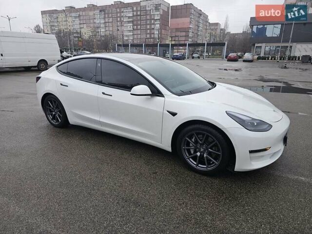 Белый Тесла Модель 3, объемом двигателя 0 л и пробегом 52 тыс. км за 18500 $, фото 1 на Automoto.ua