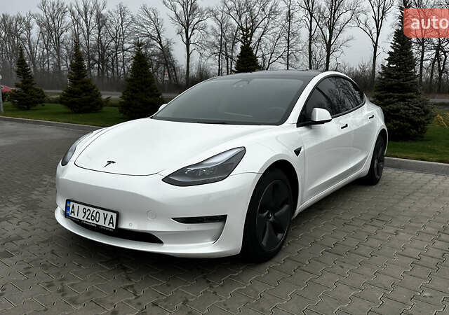 Белый Тесла Модель 3, объемом двигателя 0 л и пробегом 367 тыс. км за 15000 $, фото 1 на Automoto.ua