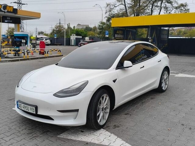 Білий Тесла Модель 3, об'ємом двигуна 0 л та пробігом 94 тис. км за 16900 $, фото 1 на Automoto.ua