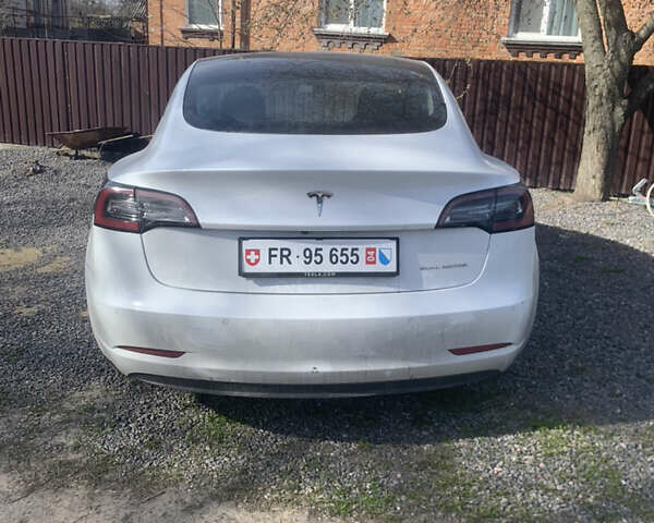 Білий Тесла Модель 3, об'ємом двигуна 0 л та пробігом 125 тис. км за 23000 $, фото 1 на Automoto.ua