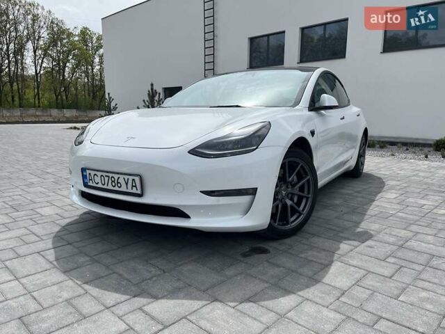 Білий Тесла Модель 3, об'ємом двигуна 0 л та пробігом 47 тис. км за 22100 $, фото 1 на Automoto.ua