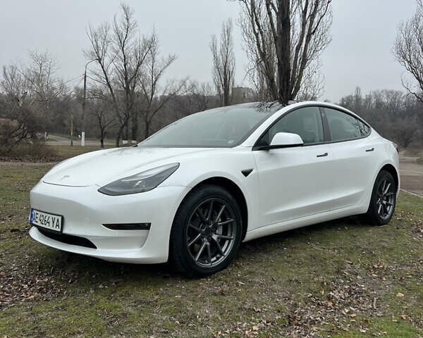 Белый Тесла Модель 3, объемом двигателя 0 л и пробегом 48 тыс. км за 20800 $, фото 1 на Automoto.ua