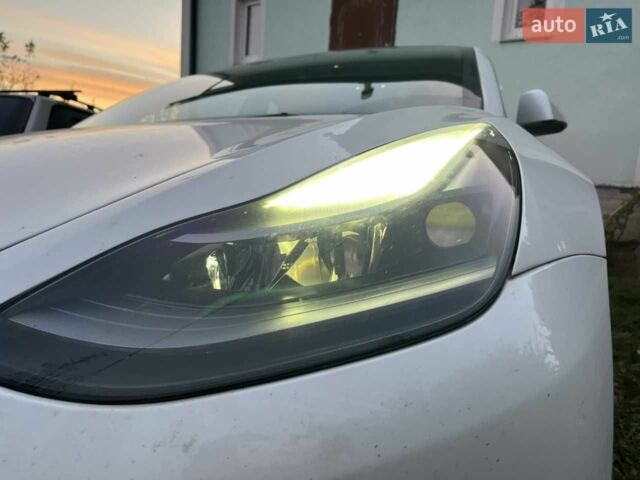 Белый Тесла Модель 3, объемом двигателя 0 л и пробегом 122 тыс. км за 19499 $, фото 1 на Automoto.ua