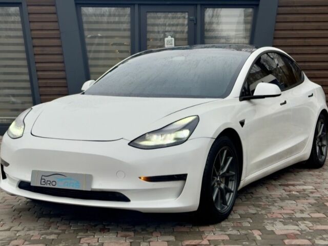 Білий Тесла Модель 3, об'ємом двигуна 0 л та пробігом 84 тис. км за 18950 $, фото 1 на Automoto.ua