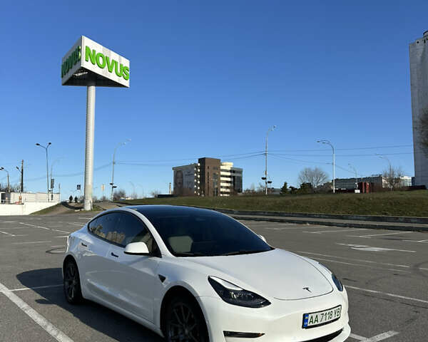 Білий Тесла Модель 3, об'ємом двигуна 0 л та пробігом 70 тис. км за 20900 $, фото 1 на Automoto.ua