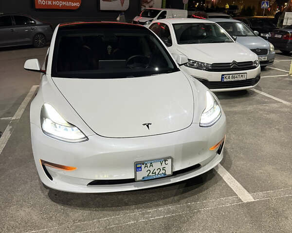Білий Тесла Модель 3, об'ємом двигуна 0 л та пробігом 78 тис. км за 18900 $, фото 1 на Automoto.ua