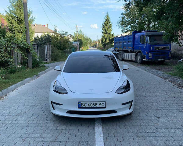 Білий Тесла Модель 3, об'ємом двигуна 0 л та пробігом 200 тис. км за 17000 $, фото 1 на Automoto.ua