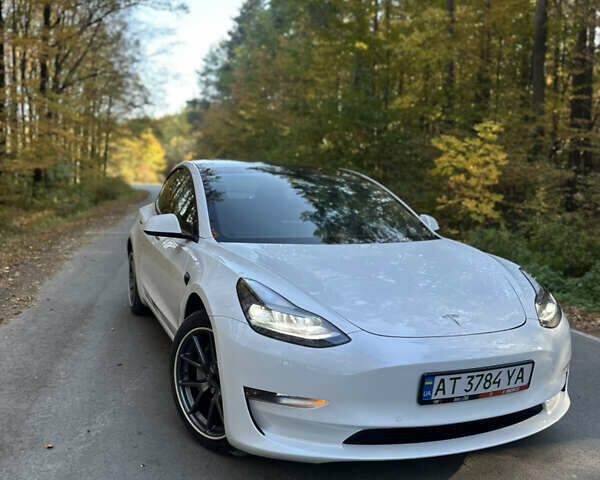 Белый Тесла Модель 3, объемом двигателя 0 л и пробегом 86 тыс. км за 21800 $, фото 1 на Automoto.ua