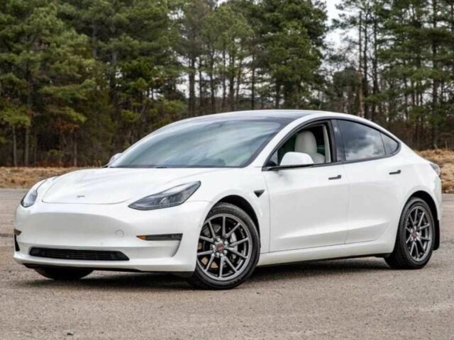 Белый Тесла Модель 3, объемом двигателя 0 л и пробегом 66 тыс. км за 14100 $, фото 1 на Automoto.ua