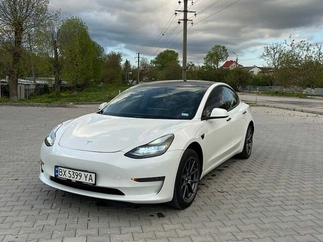 Белый Тесла Модель 3, объемом двигателя 0 л и пробегом 260 тыс. км за 13700 $, фото 1 на Automoto.ua