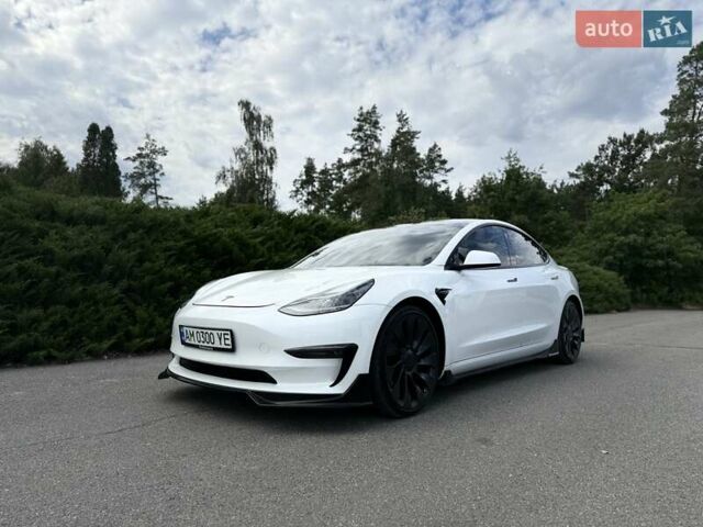 Білий Тесла Модель 3, об'ємом двигуна 0 л та пробігом 75 тис. км за 25600 $, фото 1 на Automoto.ua
