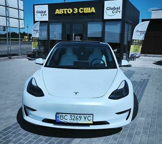 Белый Тесла Модель 3, объемом двигателя 0 л и пробегом 66 тыс. км за 15400 $, фото 1 на Automoto.ua
