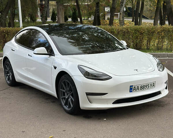 Білий Тесла Модель 3, об'ємом двигуна 0 л та пробігом 82 тис. км за 22400 $, фото 1 на Automoto.ua