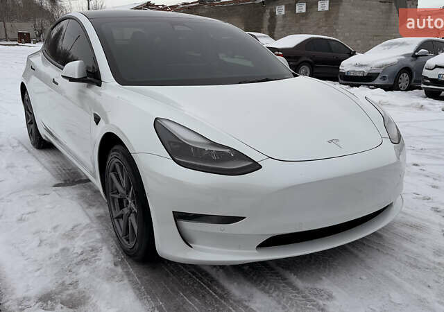 Белый Тесла Модель 3, объемом двигателя 0 л и пробегом 55 тыс. км за 25700 $, фото 1 на Automoto.ua