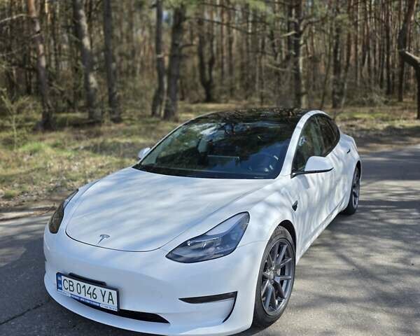 Білий Тесла Модель 3, об'ємом двигуна 0 л та пробігом 46 тис. км за 25500 $, фото 1 на Automoto.ua