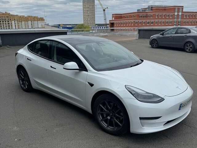 Белый Тесла Модель 3, объемом двигателя 0 л и пробегом 58 тыс. км за 19000 $, фото 1 на Automoto.ua