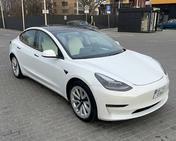 Белый Тесла Модель 3, объемом двигателя 0 л и пробегом 15 тыс. км за 22900 $, фото 1 на Automoto.ua