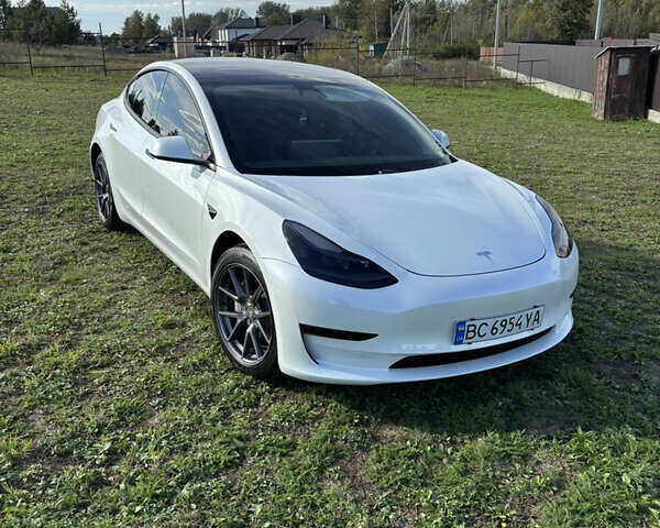 Белый Тесла Модель 3, объемом двигателя 0 л и пробегом 6 тыс. км за 22000 $, фото 1 на Automoto.ua