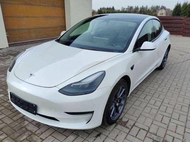 Белый Тесла Модель 3, объемом двигателя 0 л и пробегом 47 тыс. км за 17000 $, фото 1 на Automoto.ua