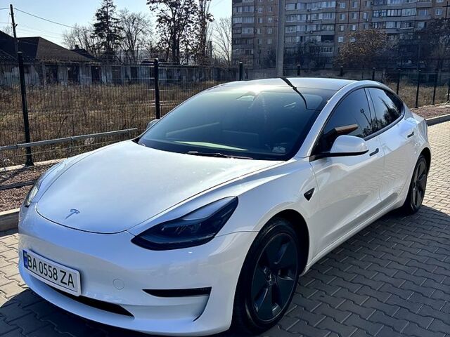 Белый Тесла Модель 3, объемом двигателя 0 л и пробегом 88 тыс. км за 22500 $, фото 1 на Automoto.ua