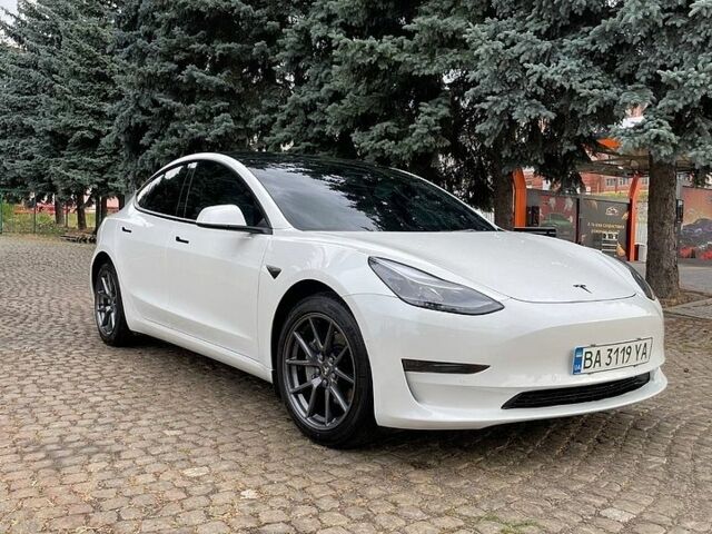 Білий Тесла Модель 3, об'ємом двигуна 0 л та пробігом 69 тис. км за 19499 $, фото 1 на Automoto.ua