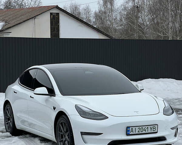 Білий Тесла Модель 3, об'ємом двигуна 0 л та пробігом 51 тис. км за 24500 $, фото 1 на Automoto.ua