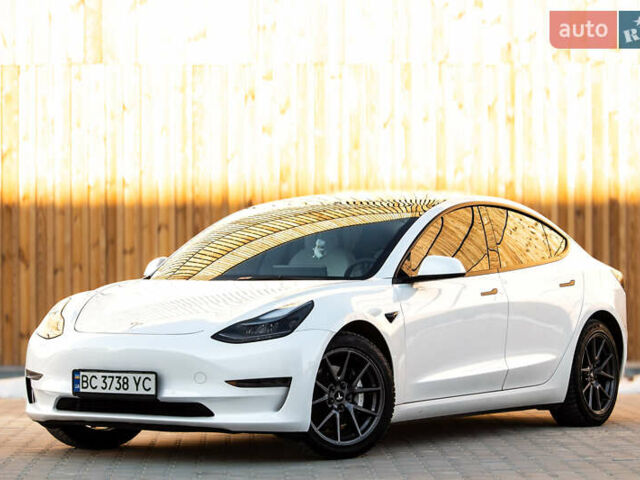 Белый Тесла Модель 3, объемом двигателя 0 л и пробегом 94 тыс. км за 19999 $, фото 1 на Automoto.ua