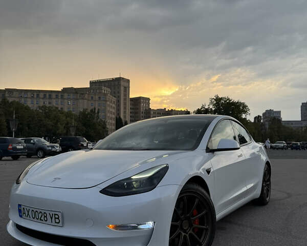 Белый Тесла Модель 3, объемом двигателя 0 л и пробегом 41 тыс. км за 25000 $, фото 1 на Automoto.ua