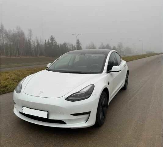 Тесла Модель 3 2022 в Киеве на Automoto.ua Белый Тесла Модель 3, объемом двигателя 0 л и пробегом 76 тыс. км за 12700 $, фото 1 на Automoto.ua