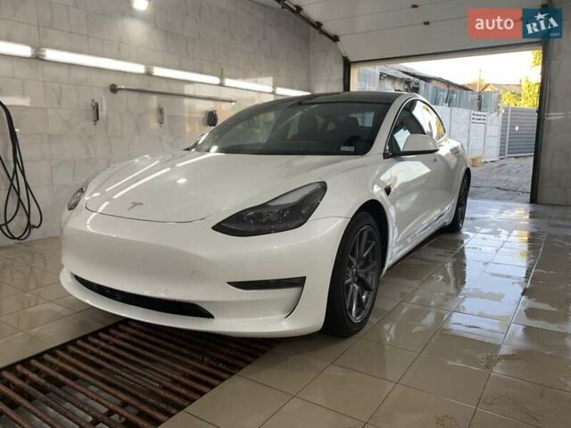 Білий Тесла Модель 3, об'ємом двигуна 0 л та пробігом 163 тис. км за 24000 $, фото 1 на Automoto.ua