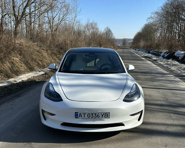 Белый Тесла Модель 3, объемом двигателя 0 л и пробегом 71 тыс. км за 18000 $, фото 1 на Automoto.ua