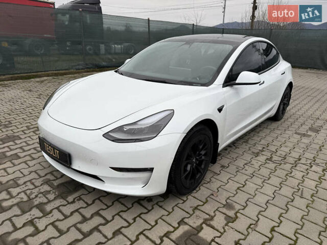 Белый Тесла Модель 3, объемом двигателя 0 л и пробегом 55 тыс. км за 19200 $, фото 1 на Automoto.ua
