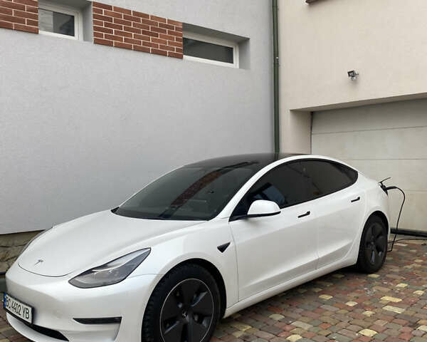 Белый Тесла Модель 3, объемом двигателя 0 л и пробегом 72 тыс. км за 22499 $, фото 1 на Automoto.ua
