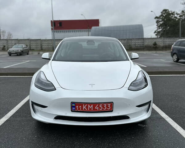 Белый Тесла Модель 3, объемом двигателя 0 л и пробегом 109 тыс. км за 16900 $, фото 1 на Automoto.ua