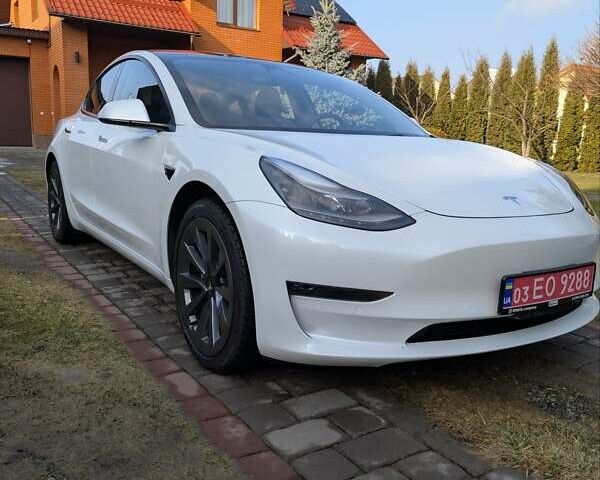 Белый Тесла Модель 3, объемом двигателя 0 л и пробегом 152 тыс. км за 21000 $, фото 1 на Automoto.ua