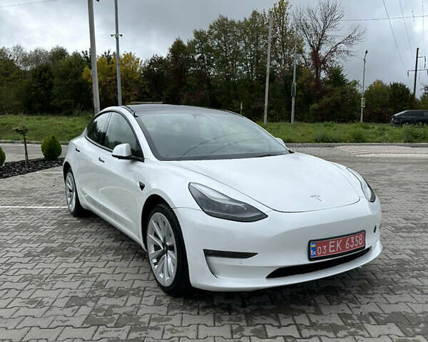 Білий Тесла Модель 3, об'ємом двигуна 0 л та пробігом 120 тис. км за 15900 $, фото 1 на Automoto.ua