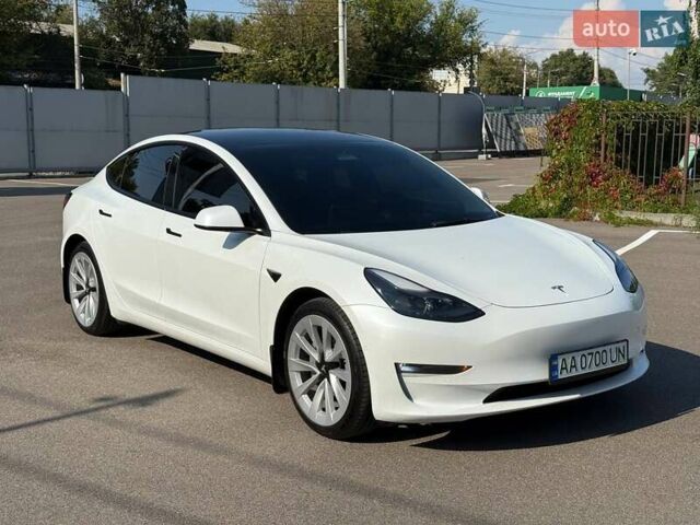 Білий Тесла Модель 3, об'ємом двигуна 0 л та пробігом 117 тис. км за 21300 $, фото 1 на Automoto.ua